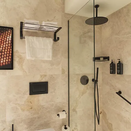 Hotel Nyx 4*